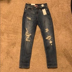 Judy Blue Mid Rise Boyfriend Fit Jeans